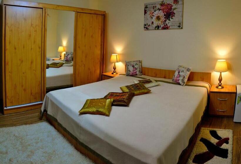 بنسيون Casa Belazur