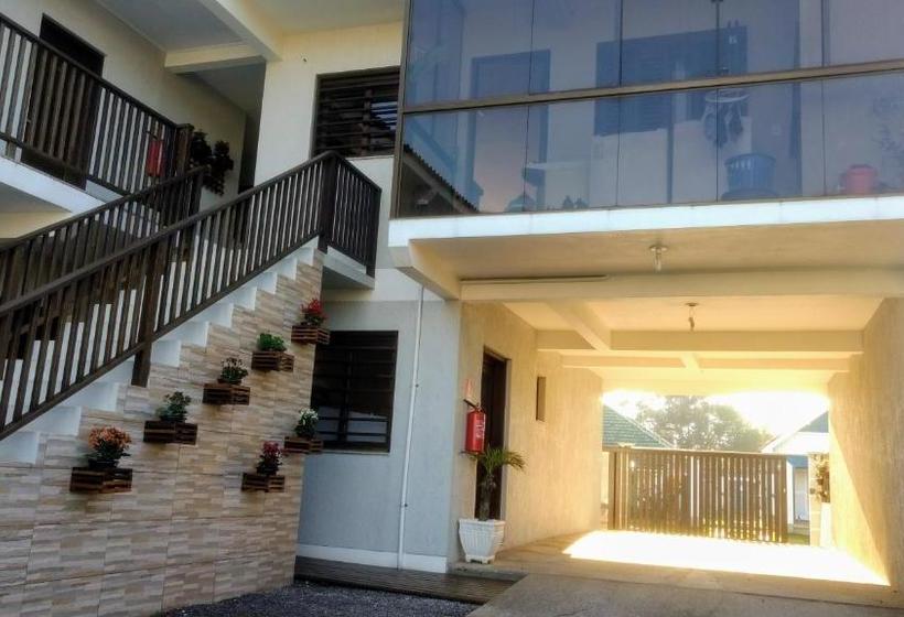 פנסיון Classe Pousada