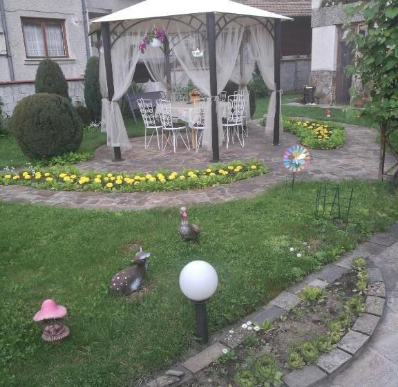 פנסיון Guest House Detelina