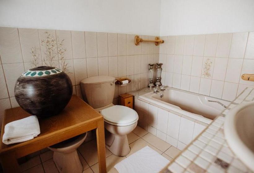 بنسيون Ruxmian Lodge