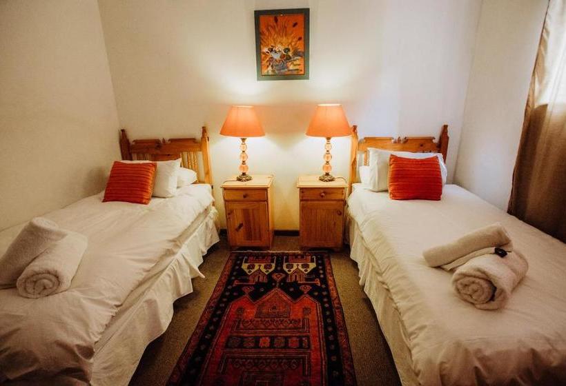 بنسيون Ruxmian Lodge