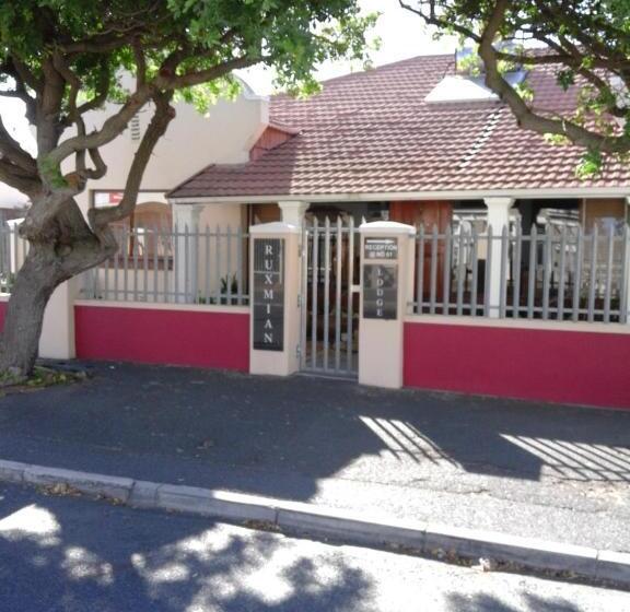 بنسيون Ruxmian Lodge