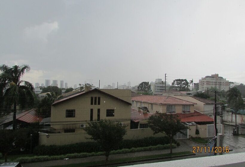 بنسيون Villa Tata Suítes Ltda