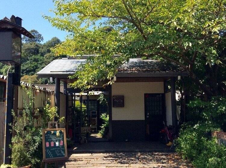 펜션 Yasuragi Guest House & Bar