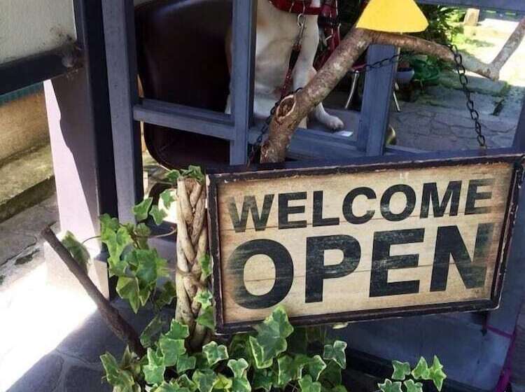 펜션 Yasuragi Guest House & Bar