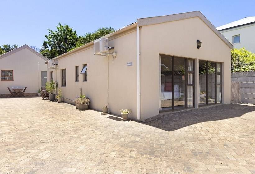 Pension 2 On Lismore Guesthouse