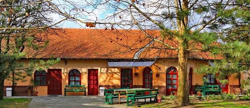 پانسیون 3 Platana