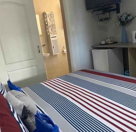 بنسيون Acquila Guest House