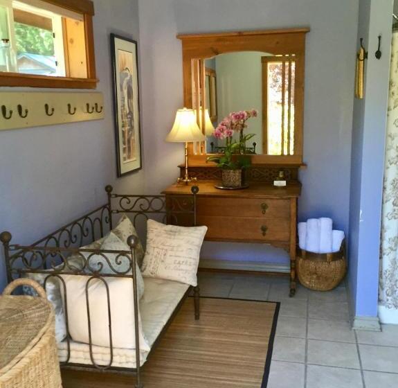 بنسيون Bond Ranch Retreat