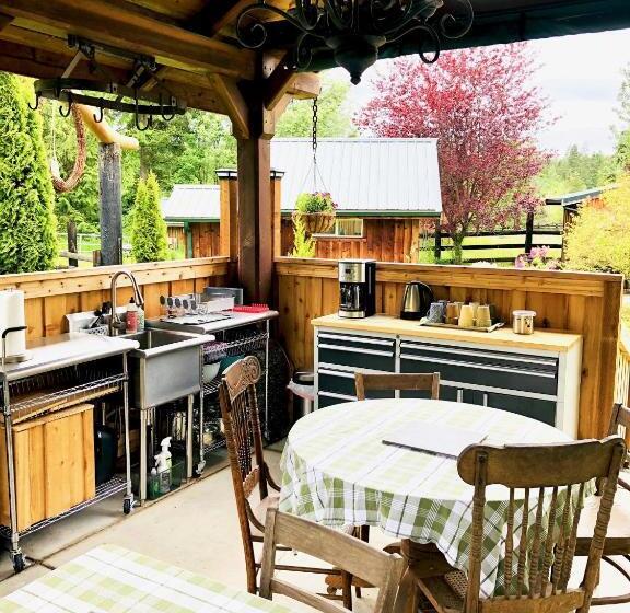 بنسيون Bond Ranch Retreat