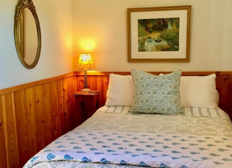 بنسيون Bond Ranch Retreat