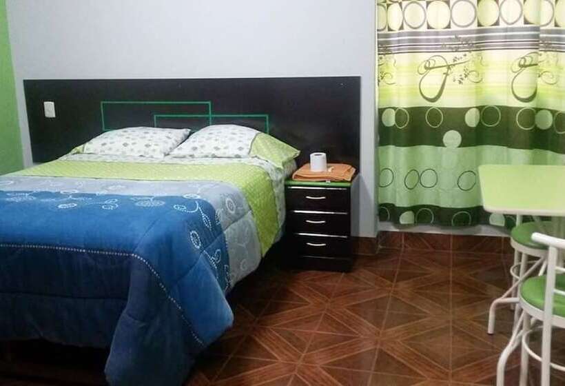 پانسیون Hostal El Parque