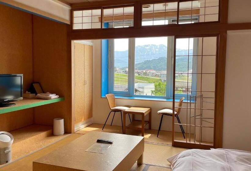 بنسيون Muikamachi Hutte