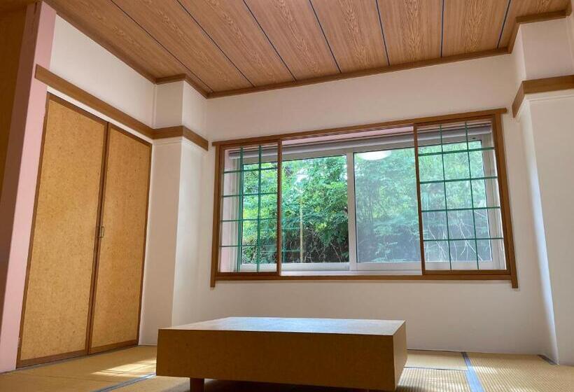 بنسيون Muikamachi Hutte