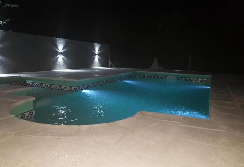 بنسيون Apart Y Suite Portal Del Luz