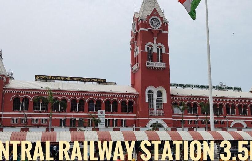 هاستل Sarovara Deluxe Rooms