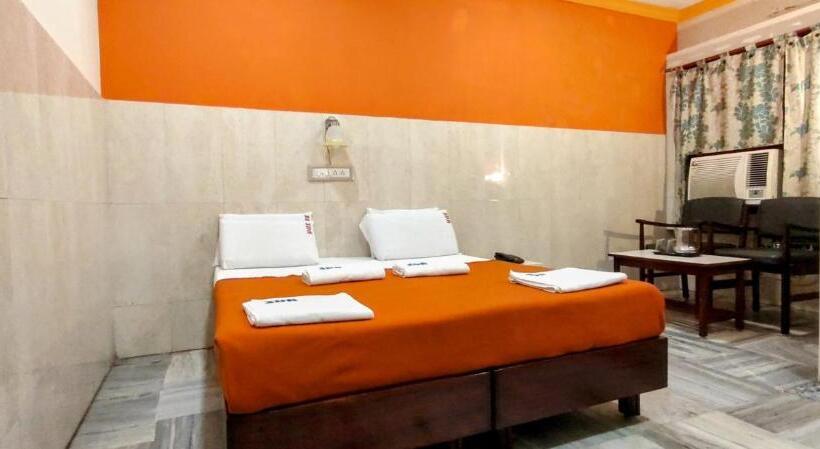 هاستل Sarovara Deluxe Rooms