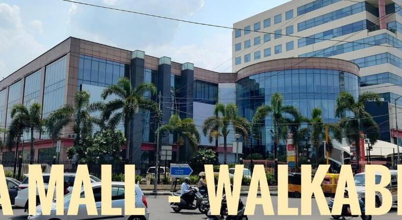 旅馆 Sarovara Deluxe Rooms