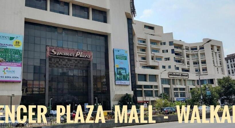 هاستل Sarovara Deluxe Rooms