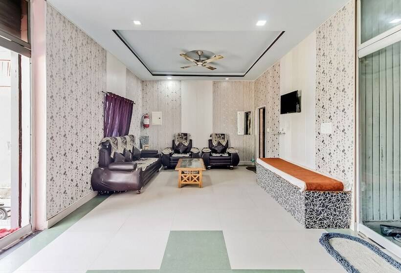 هاستل Treebo Trip Banshi