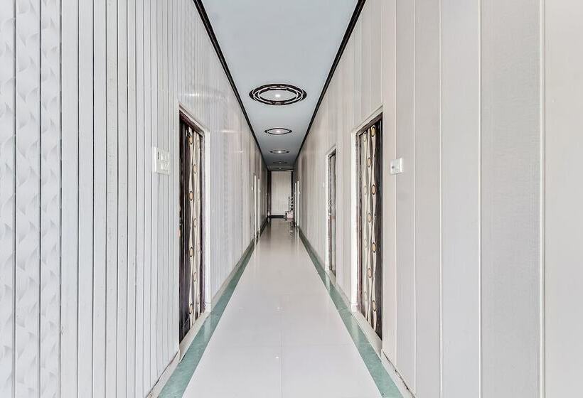 هاستل Treebo Trip Banshi