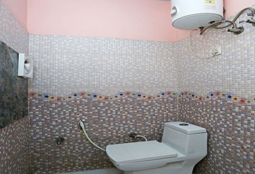 هاستل Treebo Trip Banshi