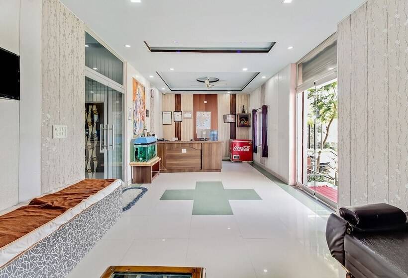 هاستل Treebo Trip Banshi