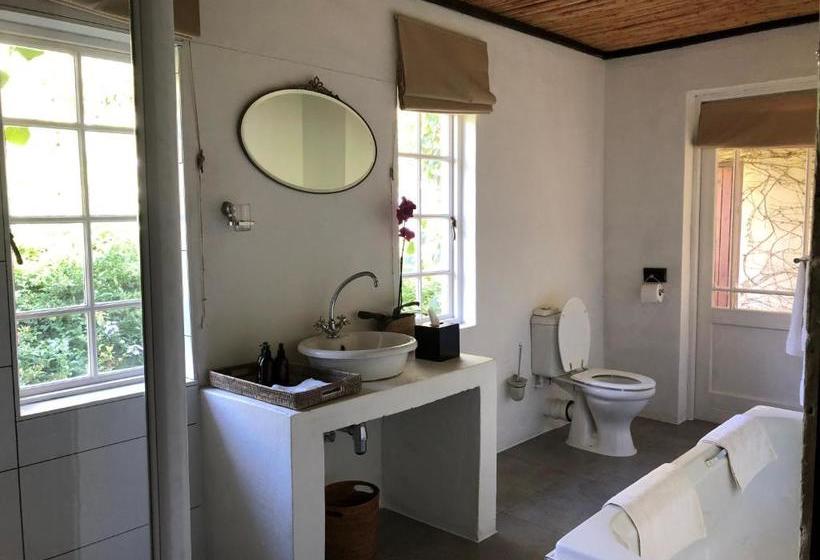 هتل Halstead Farm