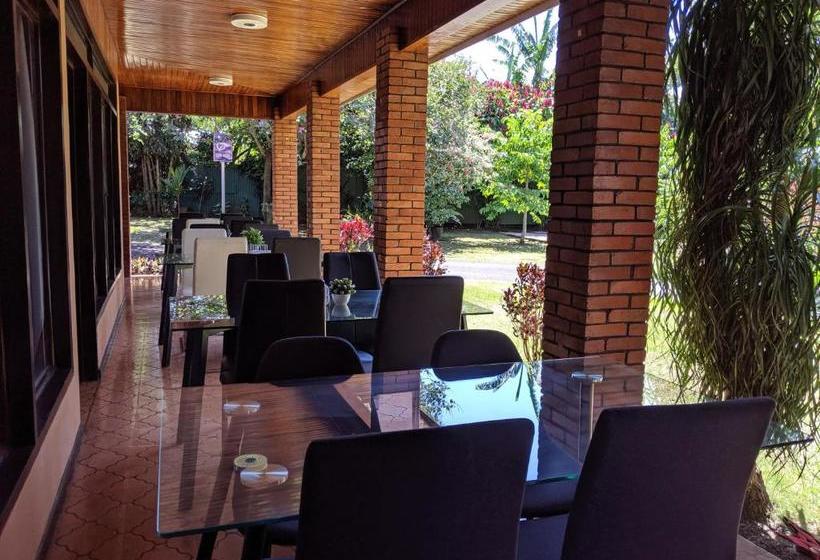 فندق Suites Merlyn Airport