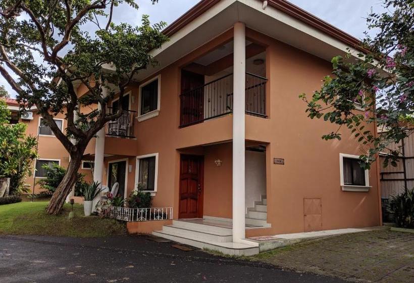 فندق Suites Merlyn Airport