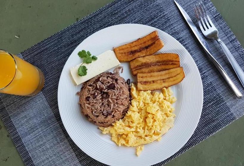 فندق Suites Merlyn Airport