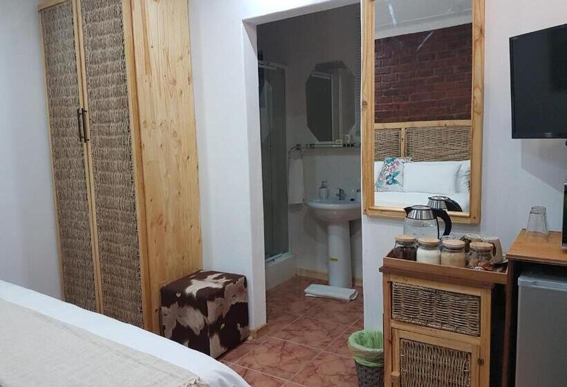 פנסיון Aliwal Villa Guest Lodge