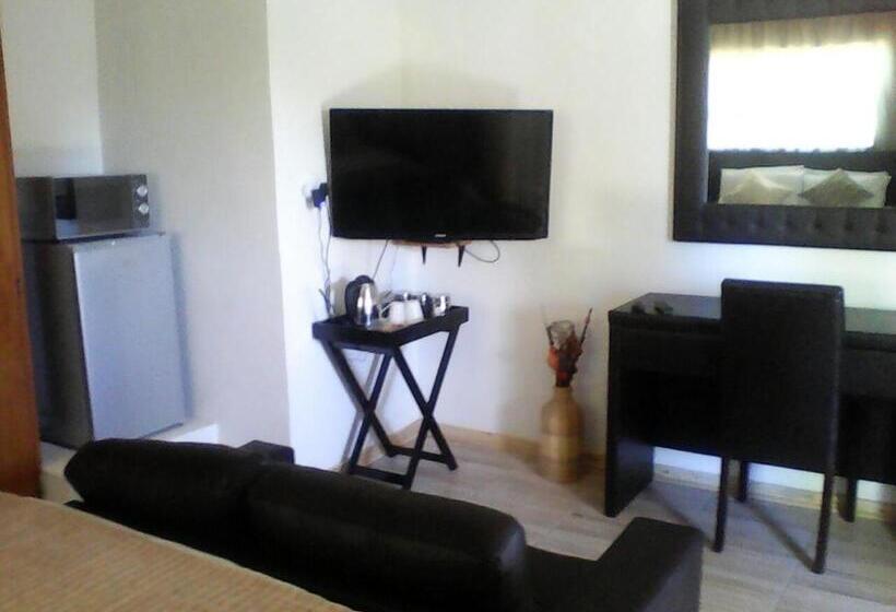 פנסיון Aliwal Villa Guest Lodge