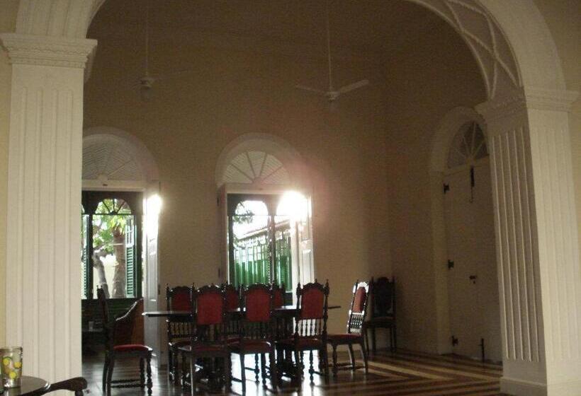 بنسيون Casa Frankie