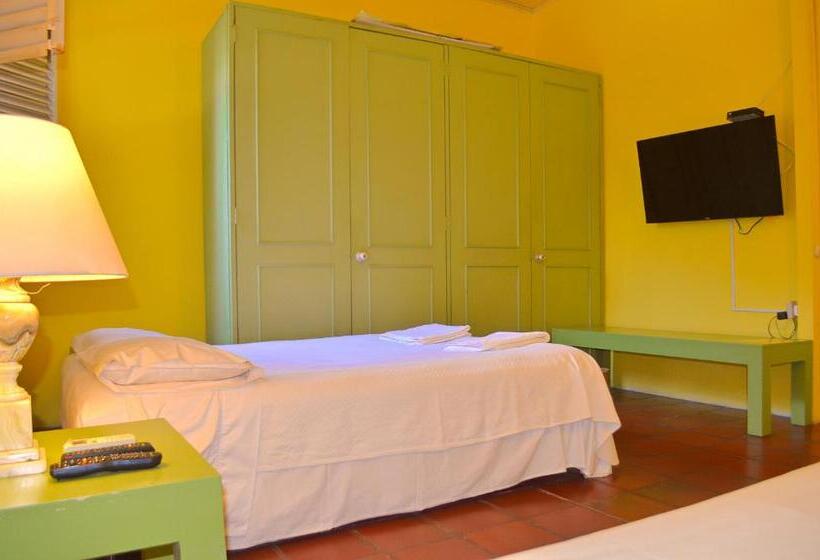 پانسیون Casamarilla