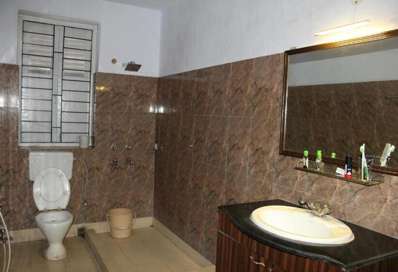 بنسيون Chowdhury's Guest House