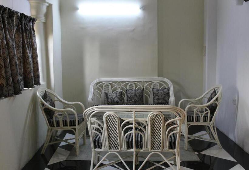 بنسيون Chowdhury's Guest House