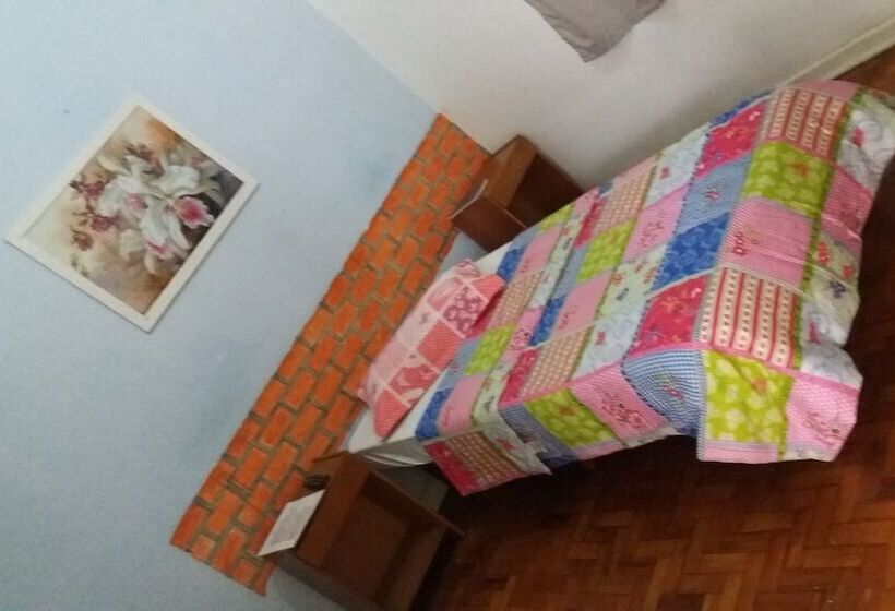 פנסיון E Pousada Freitas