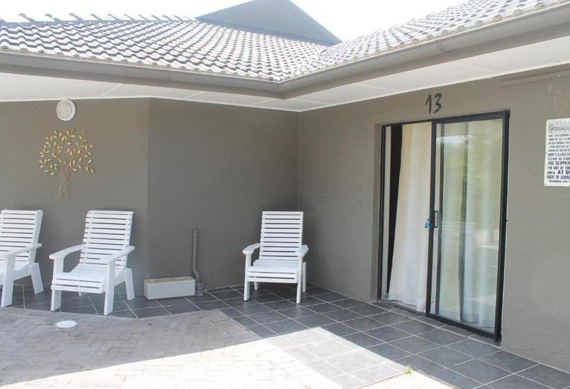 פנסיון Gonubie Summit