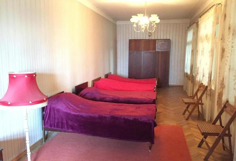 پانسیون Guest House Gzirishvili