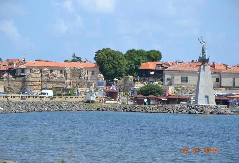 Пансион Nirvana Guest House