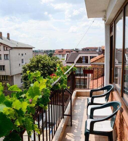 Пансион Nirvana Guest House