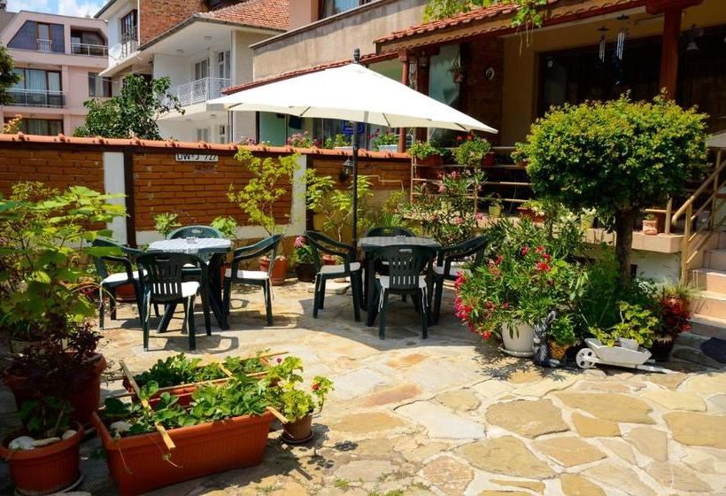 Пансион Nirvana Guest House