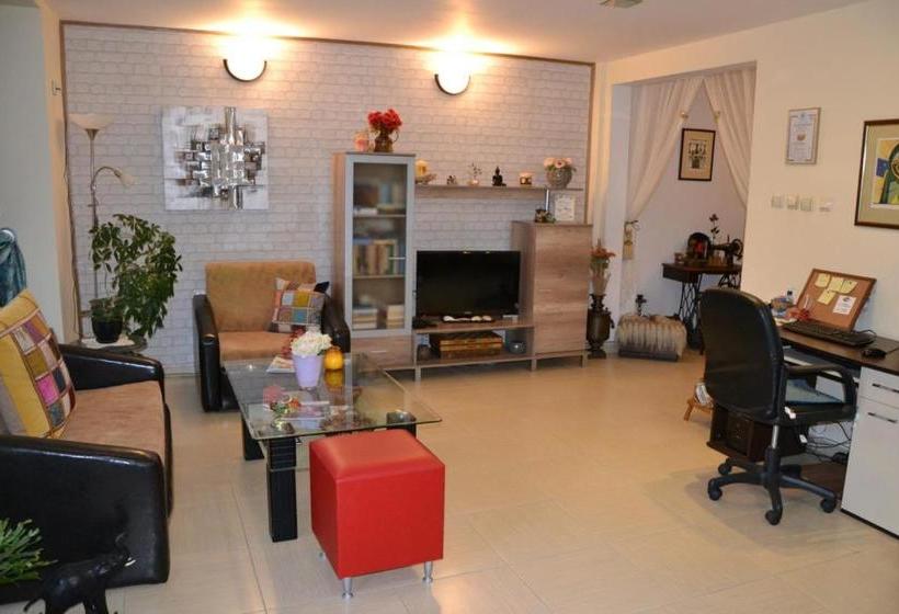 Пансион Nirvana Guest House