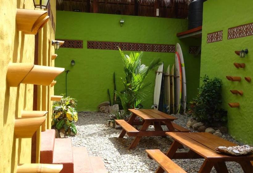 ペンション Red Pepper Popoyo