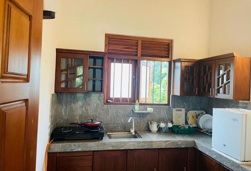 بنسيون Royal Resort