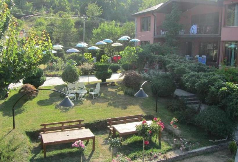 پانسیون Villa Ananuri