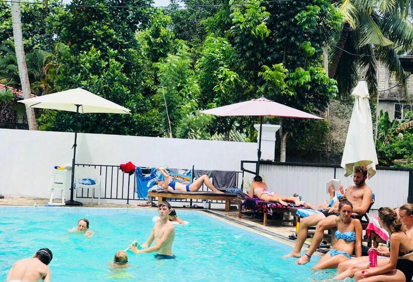 Пансион Villa White