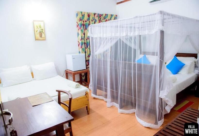 Пансион Villa White