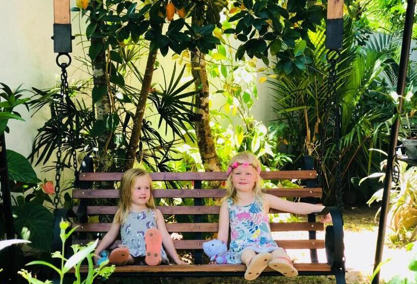 Пансион Villa White